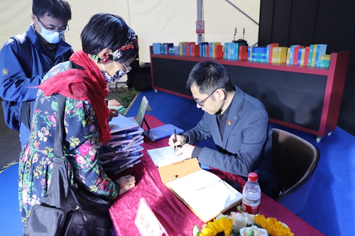 “中国力量：共和国高技术系列纪实文学”亮相2023北京书市